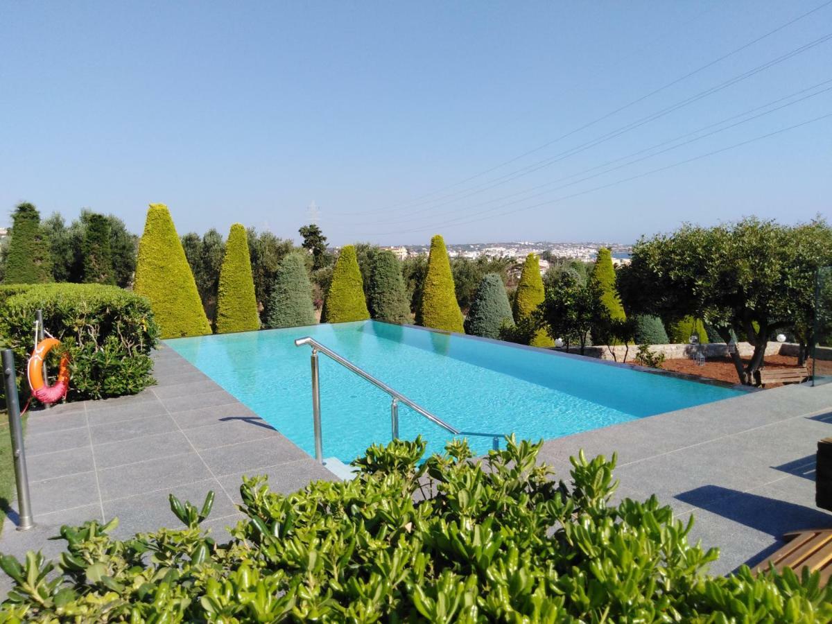 Golden Crest Villa Hersonissos  Exterior photo